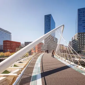 Vivienda Turistica De Prestancia Junto A La Ria De Nervion , Bilbao Spain